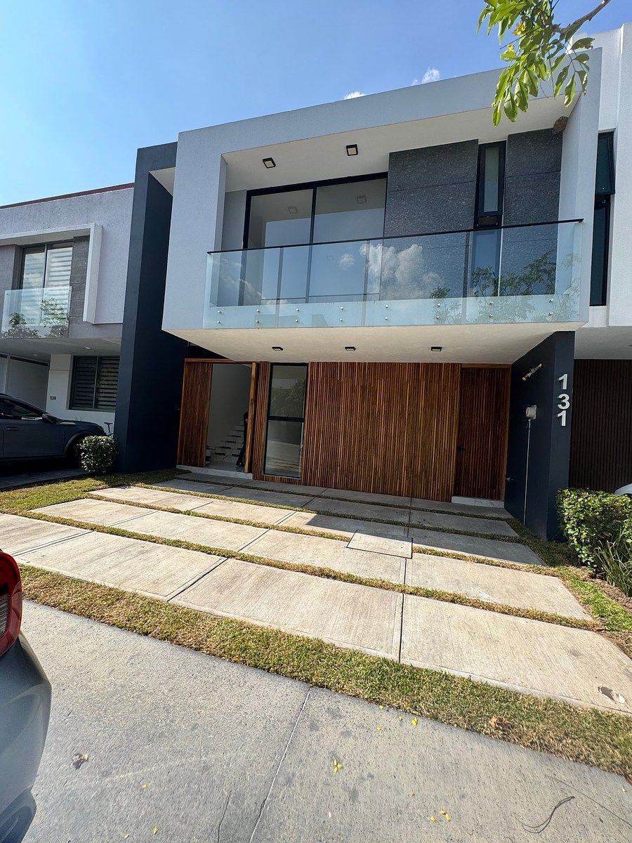 CASA  131 EN  COTO VALEIRA SOLARES
