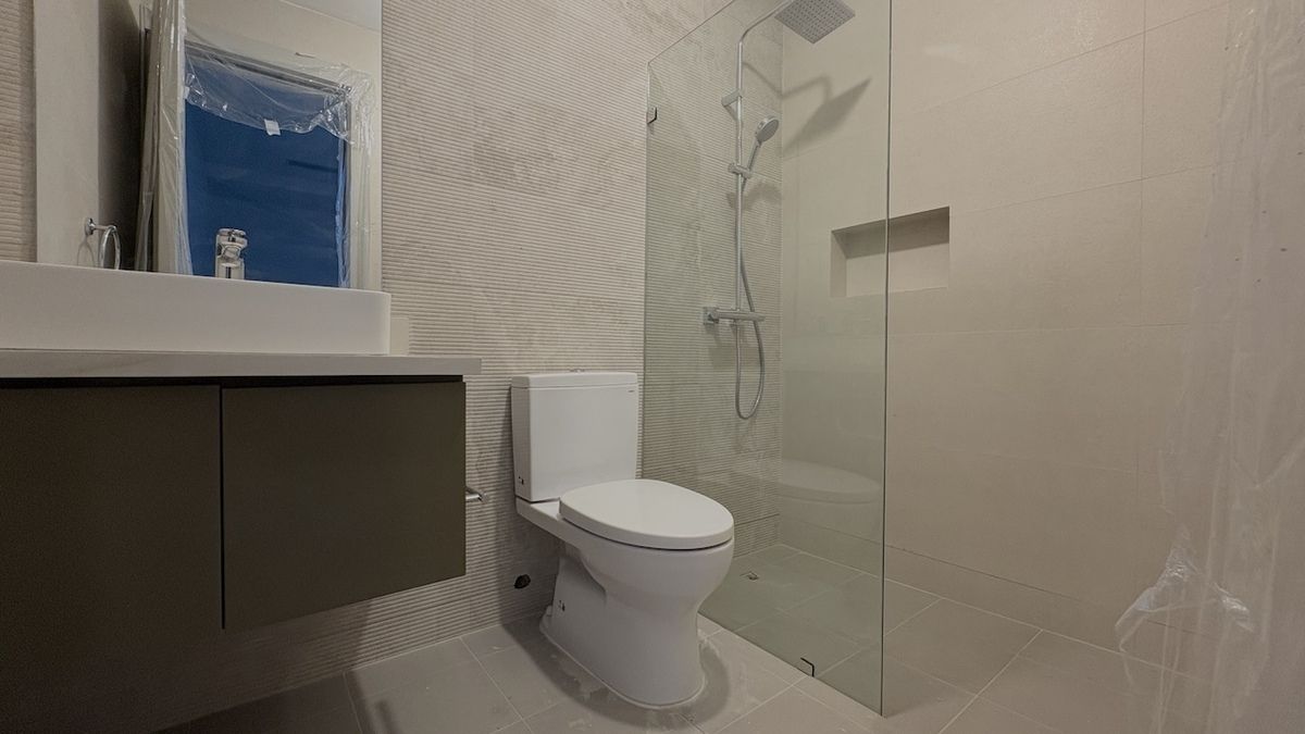 19 de 24: Baño habitación secundaria 2