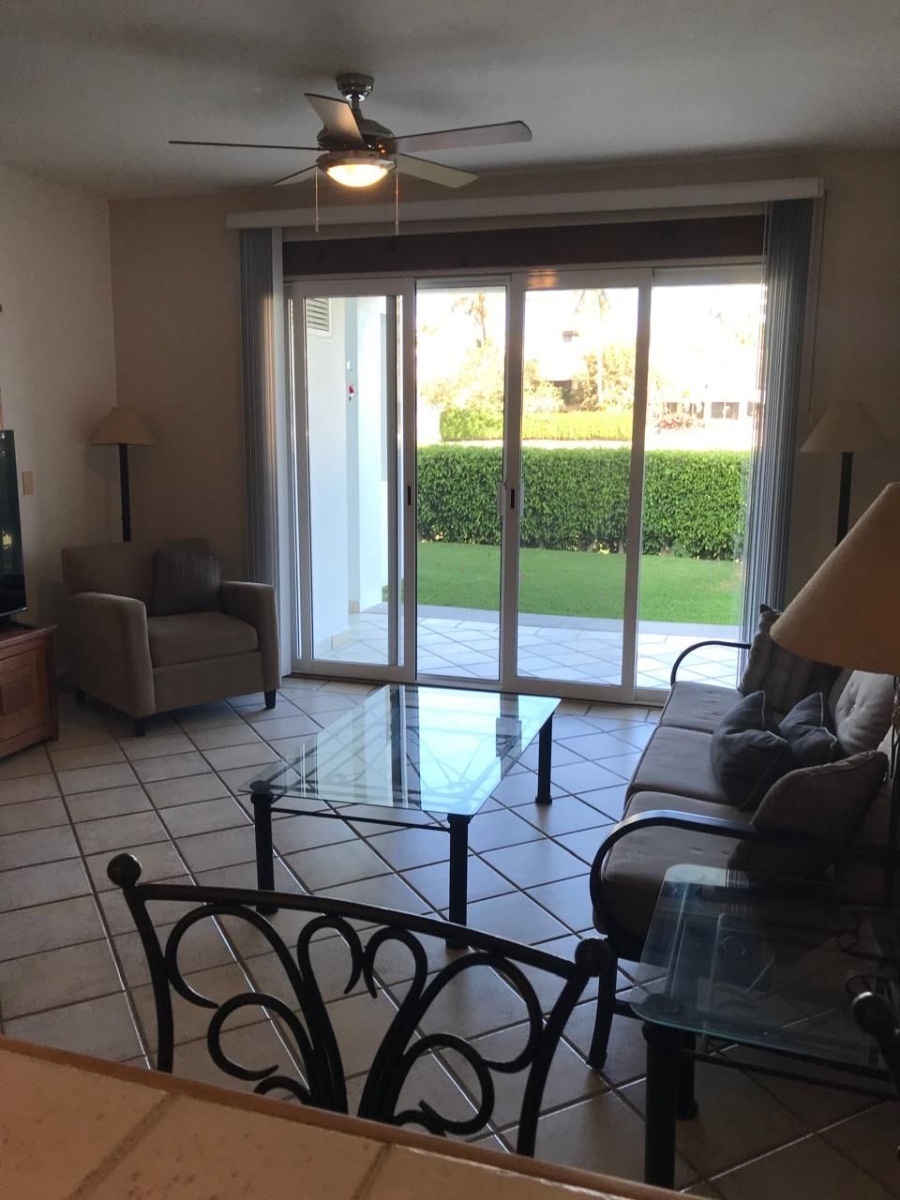 6 de 47: Vista de la sala a la terraza