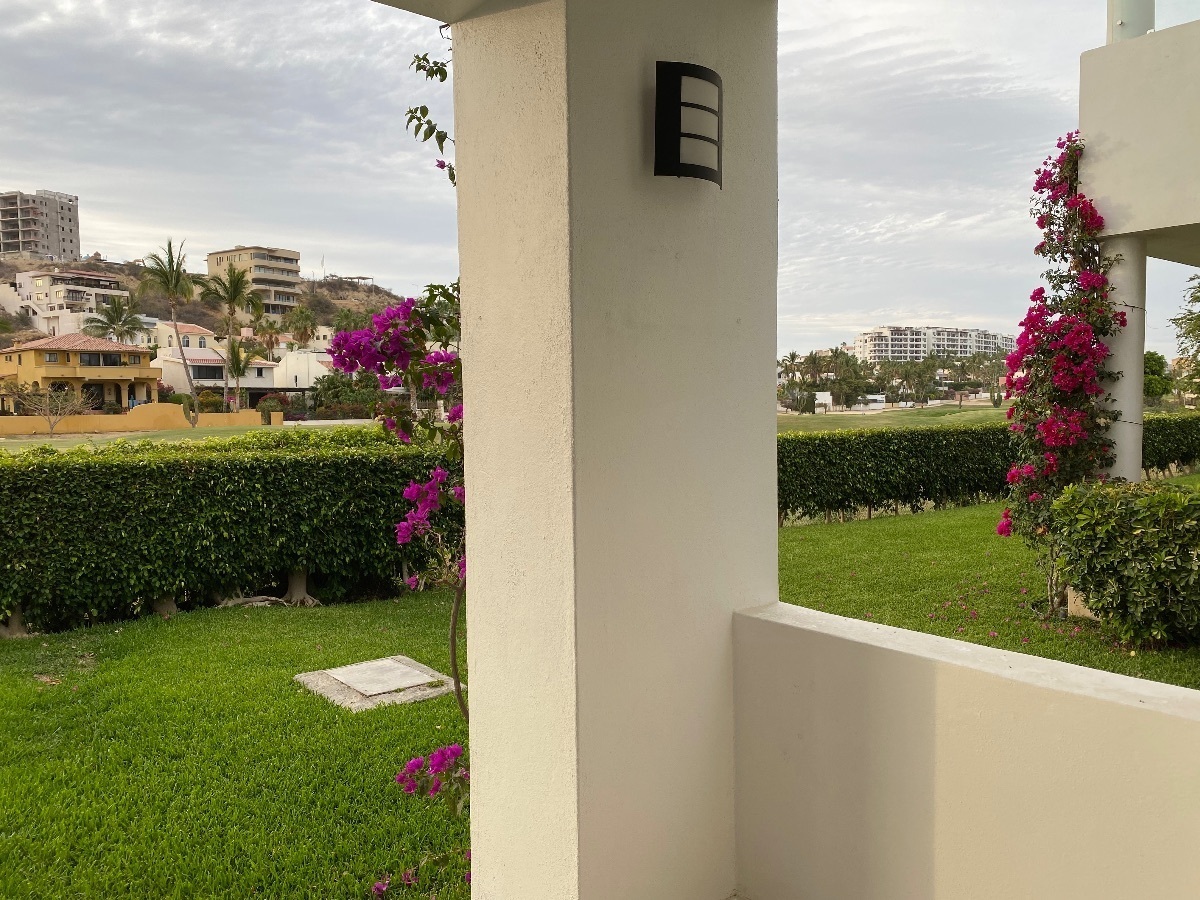 28 de 47: vista de la terraza a la derecha