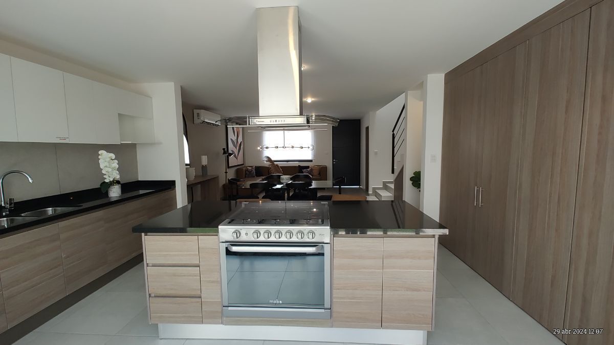 5 de 31: Cocina equipada