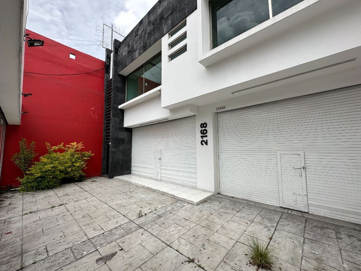 Almacén con Oficinas y Local Comercial sobre Av. Mexico, Col. Ladrón de Guevara
