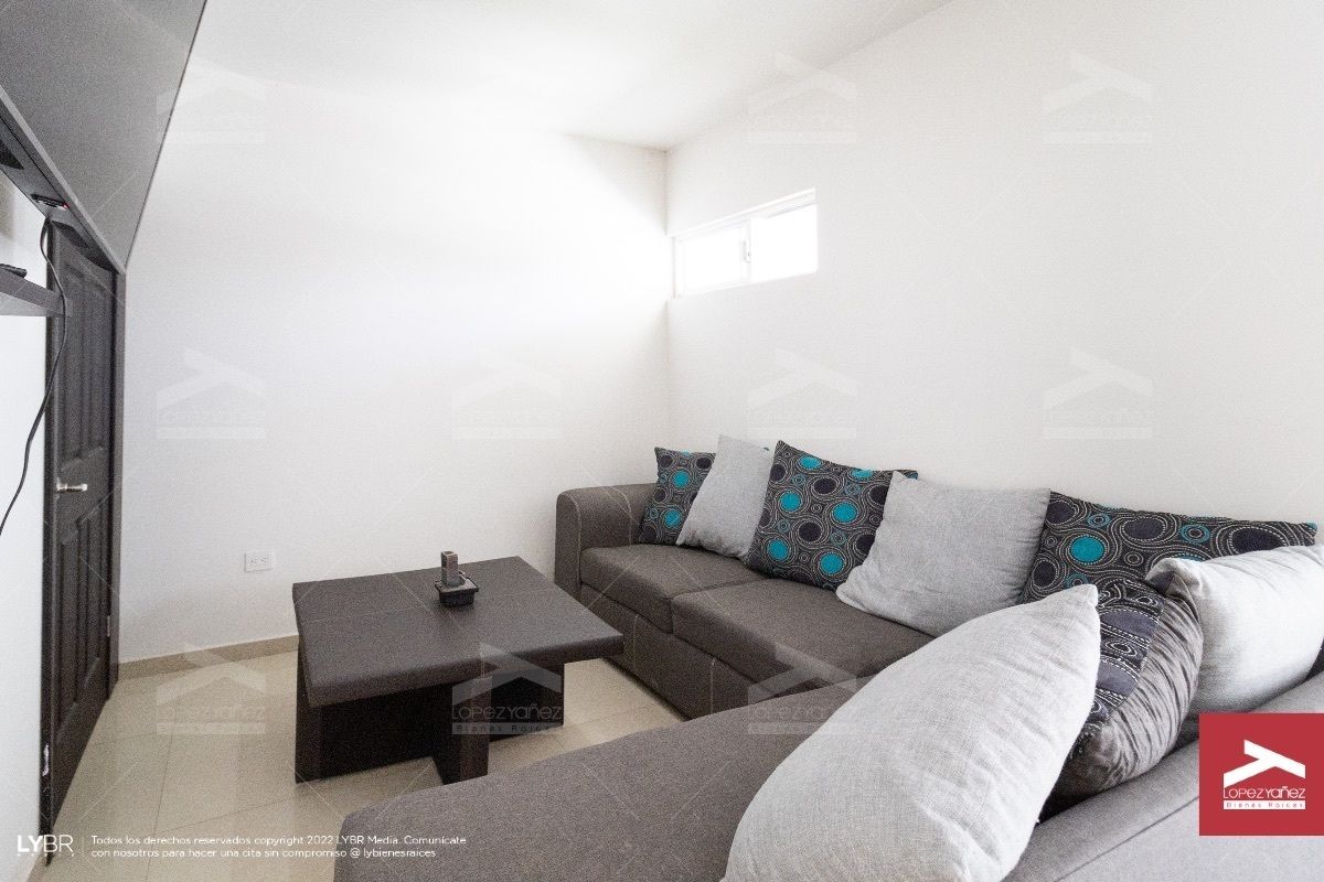 5 of 11: Estancia de T.V.