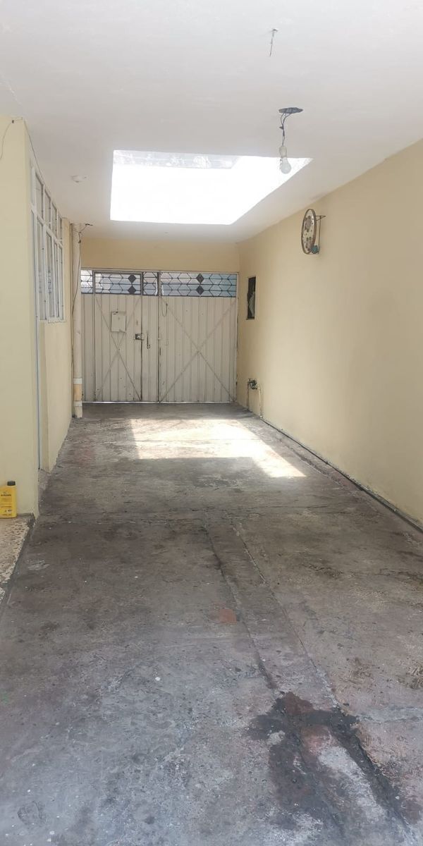 Estacionamiento para 2 autos.