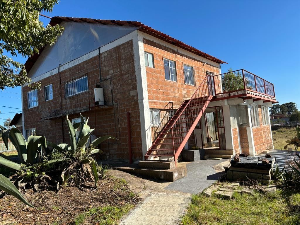 Finca a solo una hora de Querétaro 15 minutos de Amealco, totalmente amueblado