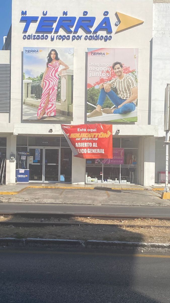 Local sobre avenida comercial Garcia Gineres