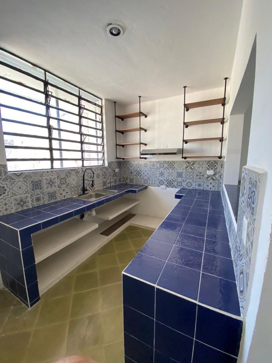 5 of 11: Cocina semi equipada