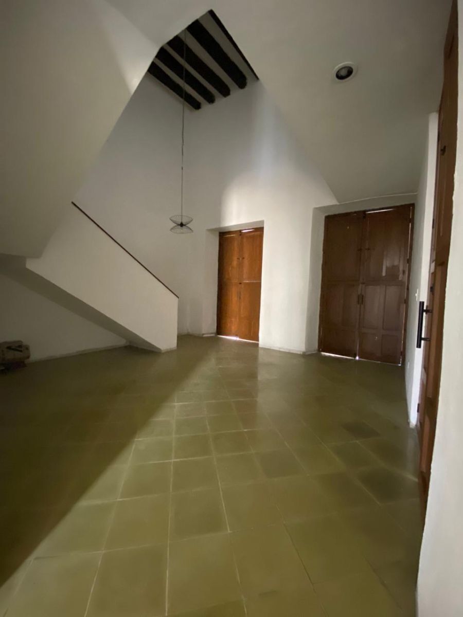 2 of 11: Sala doble Altura