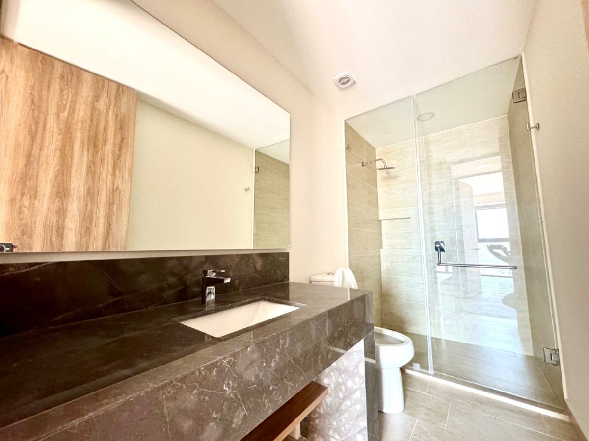 15 de 21: Baño completo