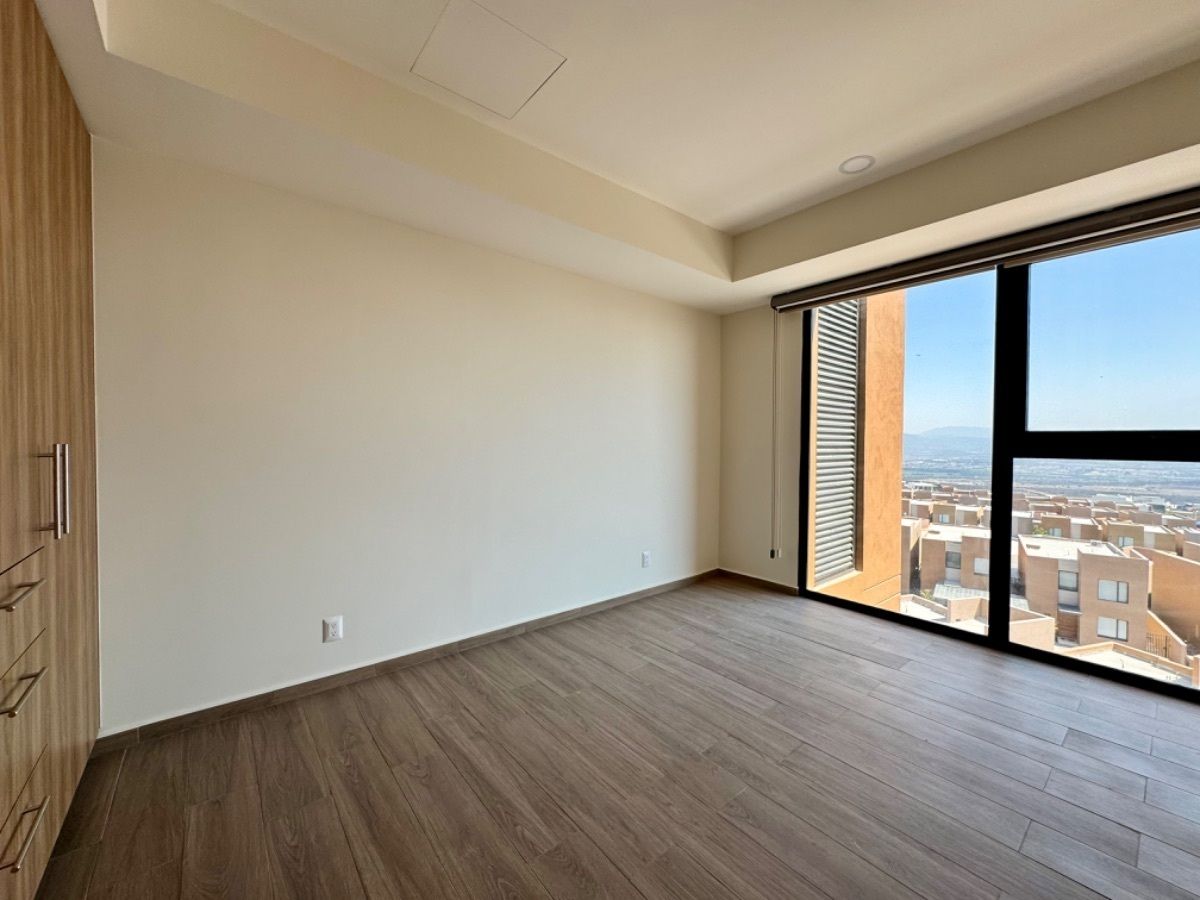 13 de 21: Suite con closet