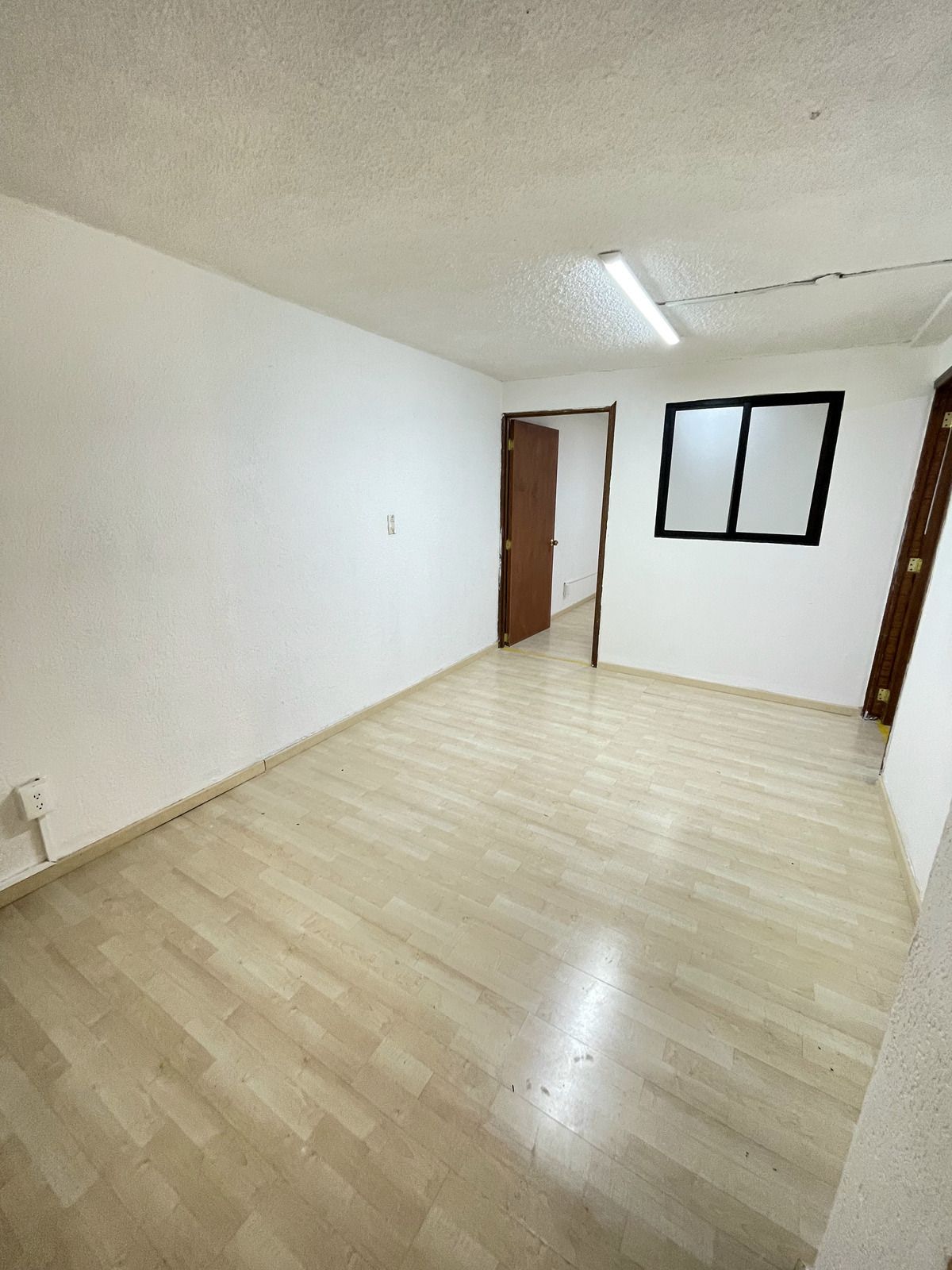 Local Comercial en Plaza Arboledas: Ideal para Oficinas /Consultorios - foto 5