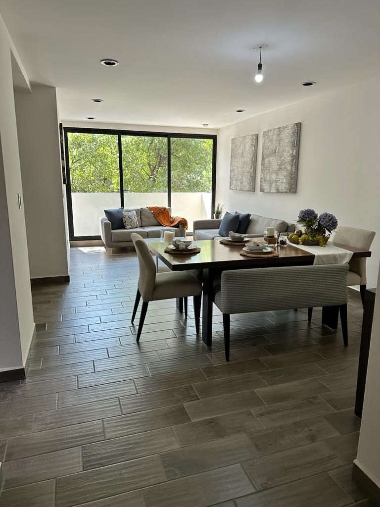 https://assets.easybroker.com/property_images/4471631/74836843/EB-QE1631.jpeg?version=1715196300