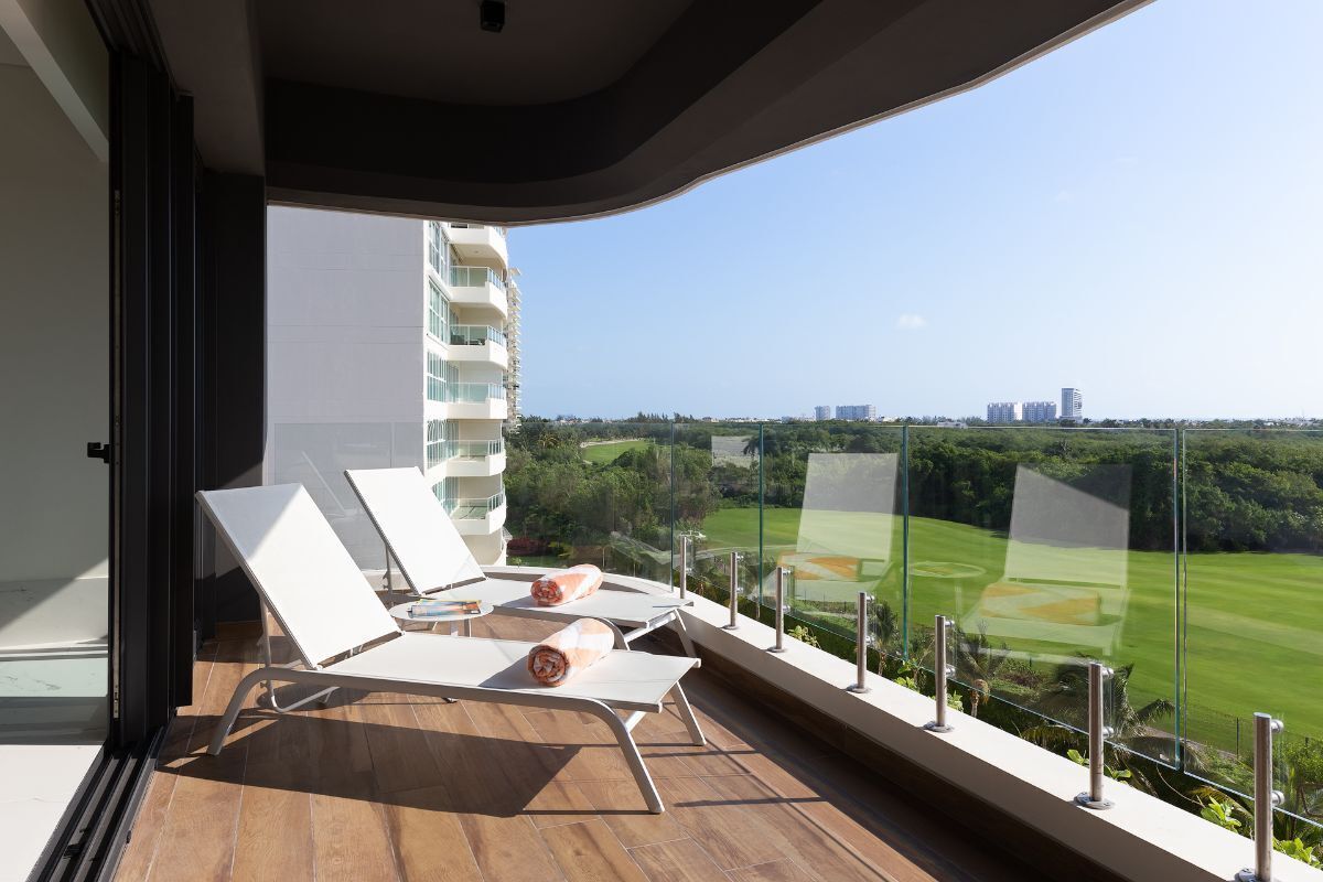 8 de 17: Terraza