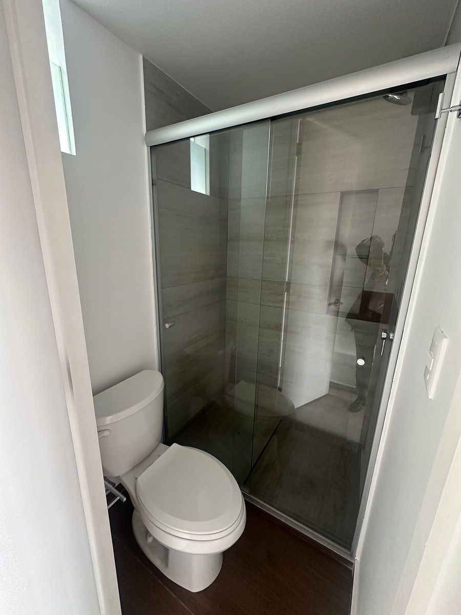 Cuarto piso 5 incluye baño interior exclusivo para el Cuarto, foto 13 de 21