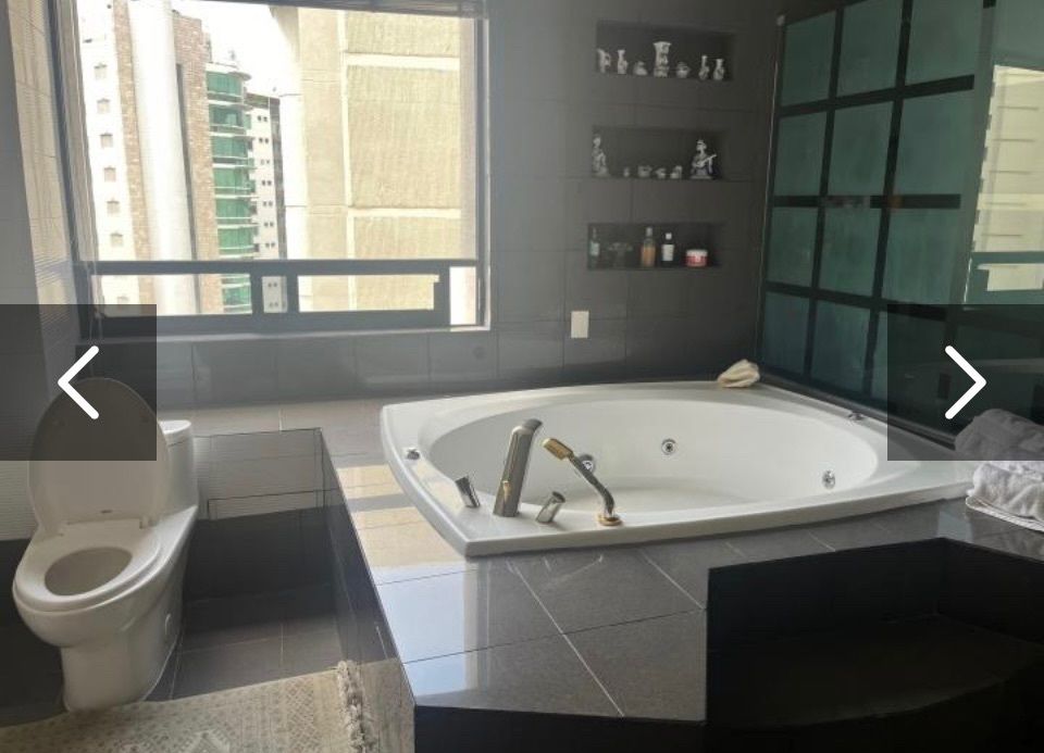 1 of 38: Baño recámara principal