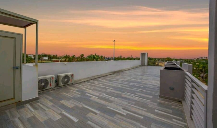 6 of 16: VISTA DEL ROOF