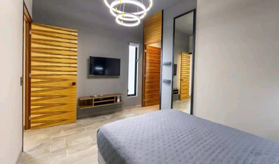 8 of 16: RECAMARA EQUIPADA