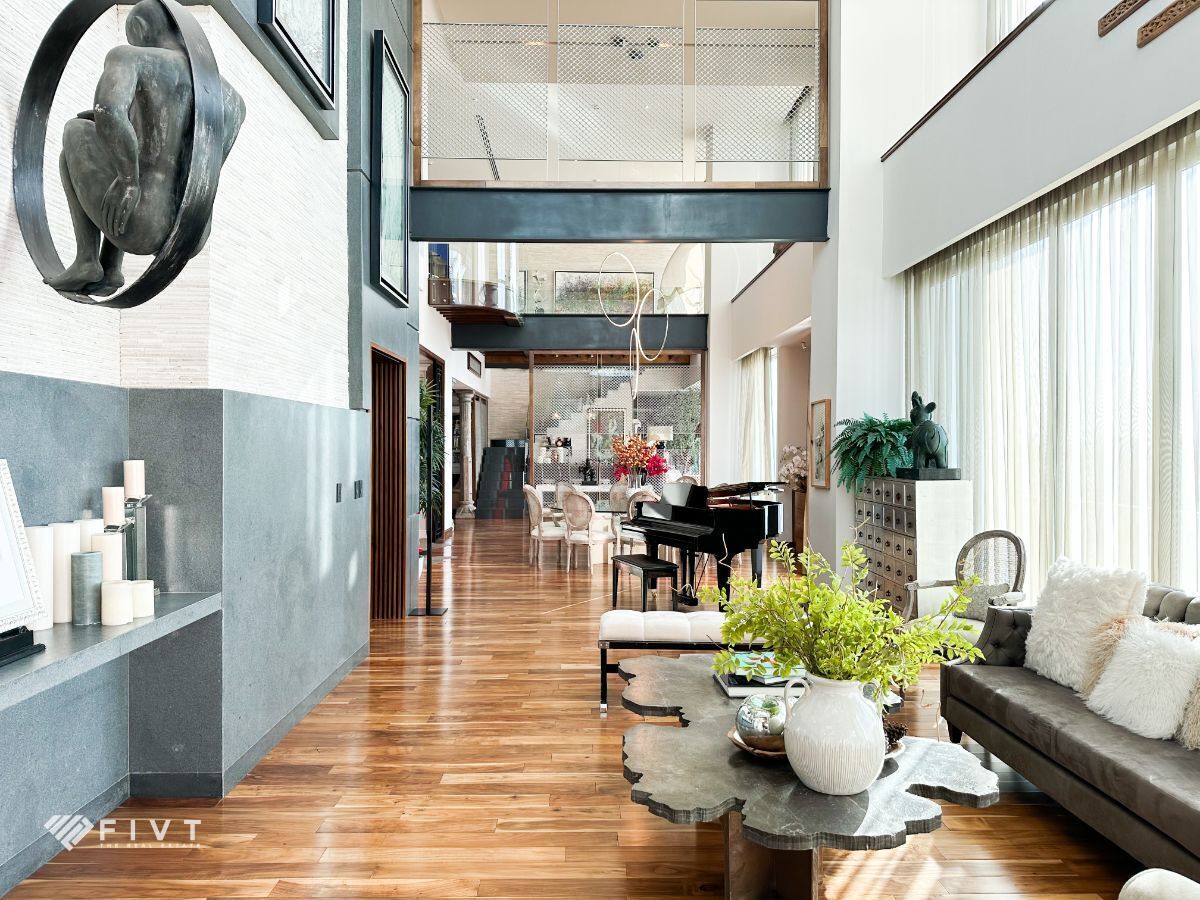 1 of 28: Comedor y Sala a doble altura
