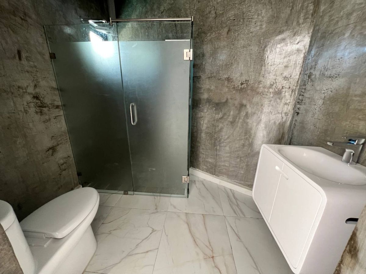 26 de 34: Baño de alberca