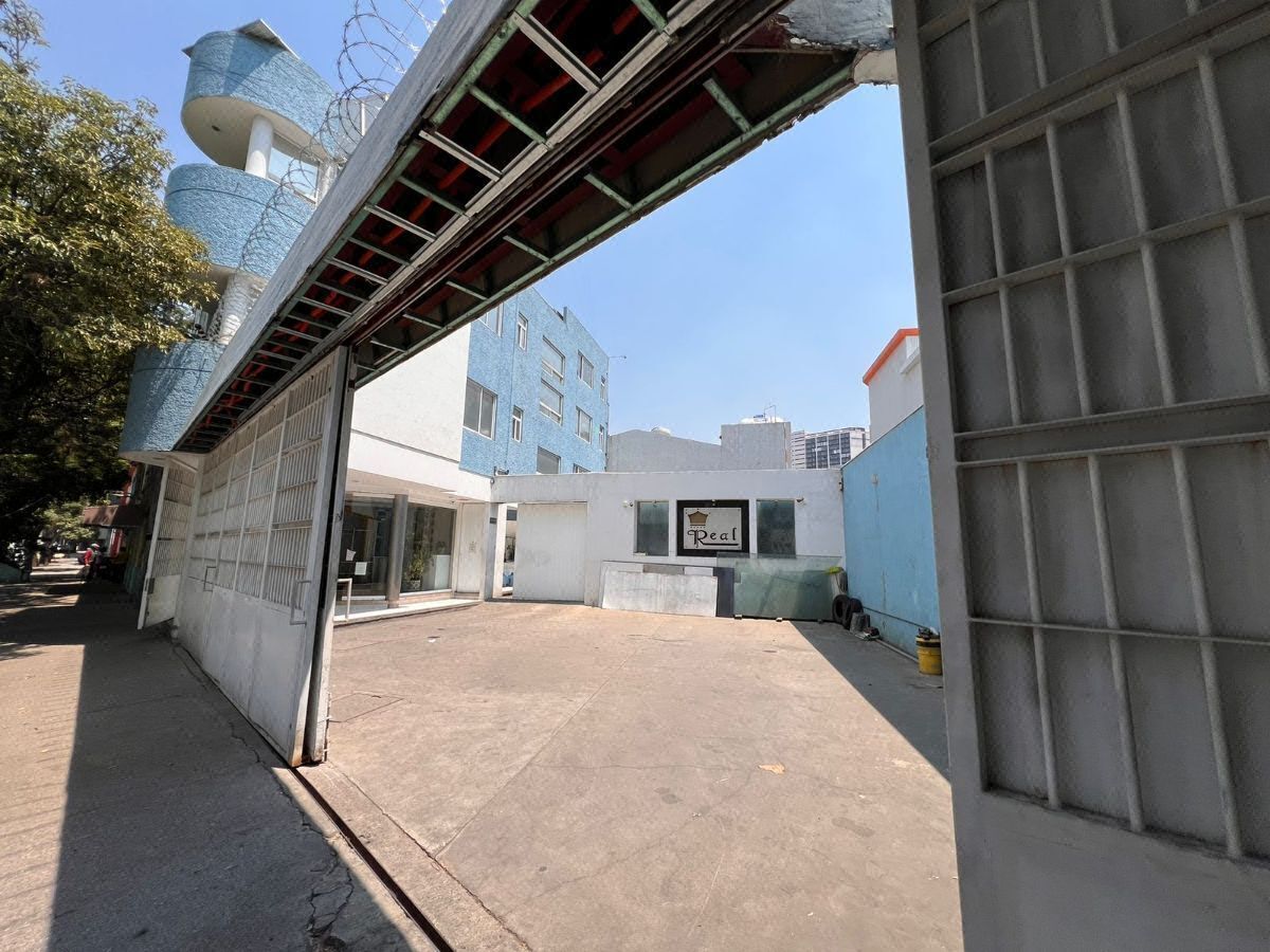 Venta de Edificio y Bodega en la Col. Verónica Anzures