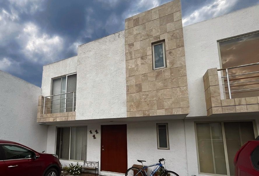 1 de 19: Fachada Principal