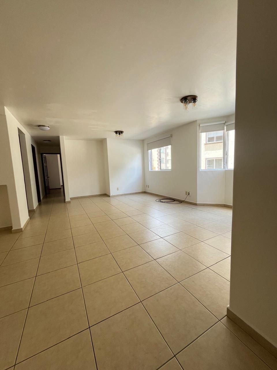 16 of 21: SALA Y COMEDOR