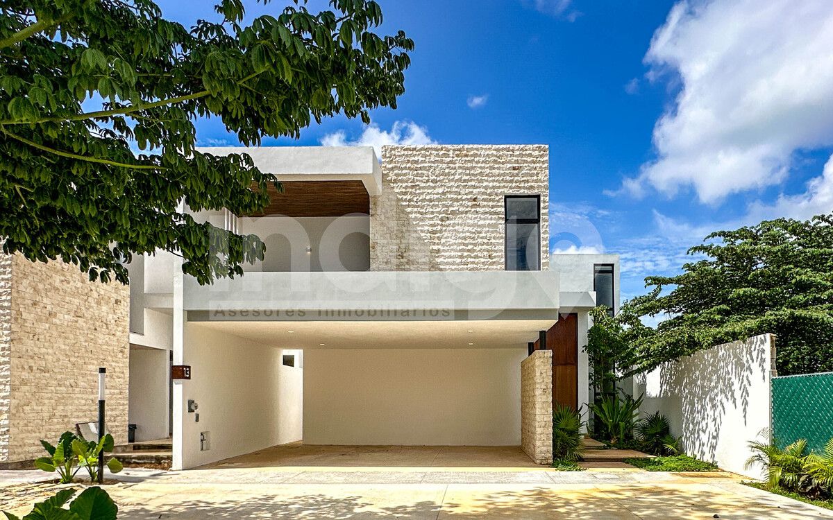 Casa en Venta en Mérida en Privada Lenora en Temozón Norte