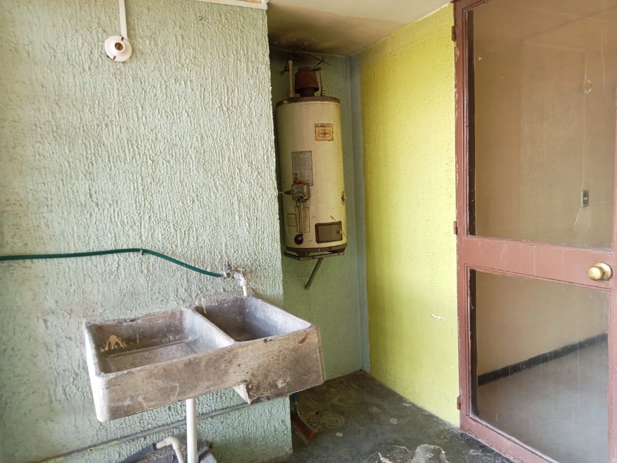 16 de 19: Patio de servicio