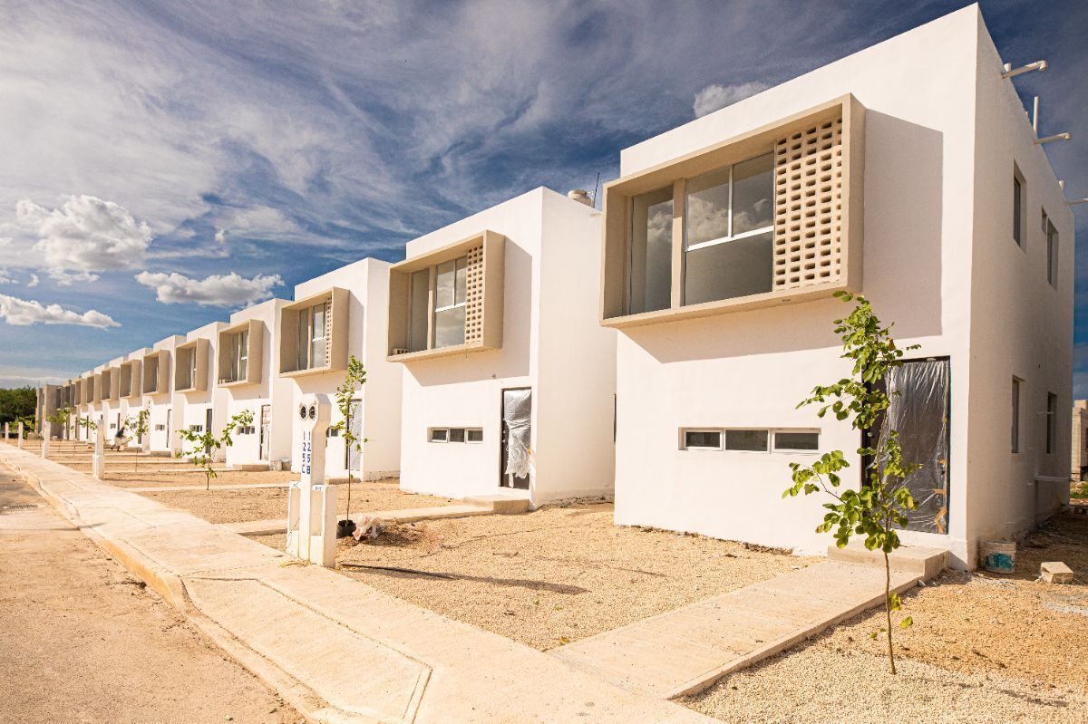 2 de 12: Fachada principal