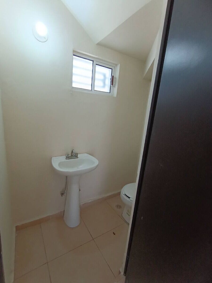 4 de 11: Medio baño