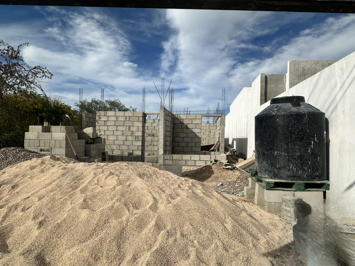 5 de 12: Fachada en construcción