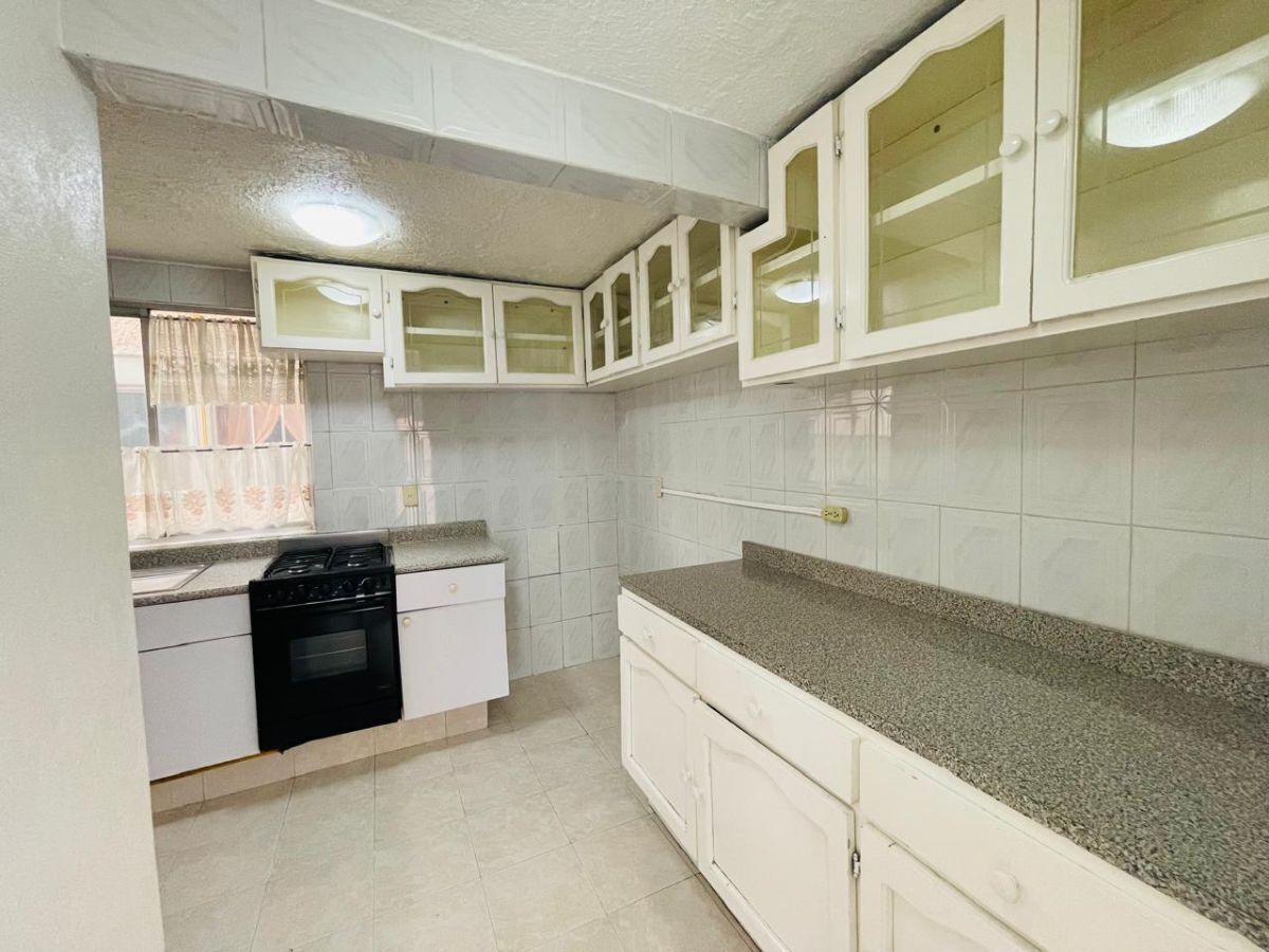 https://assets.easybroker.com/property_images/4486207/75113932/EB-QF6207.jpeg?version=1715880972