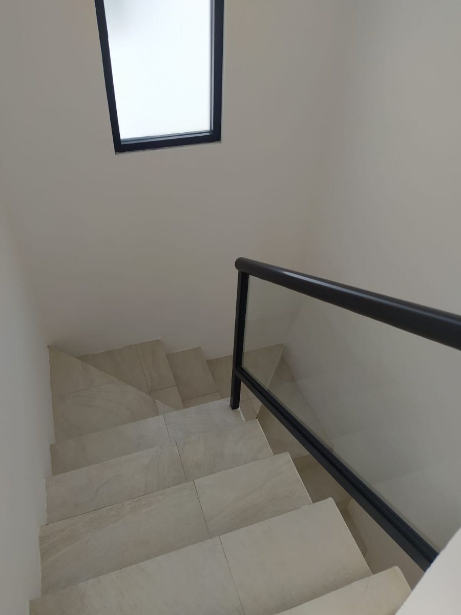 Escalera, foto 5 de 18