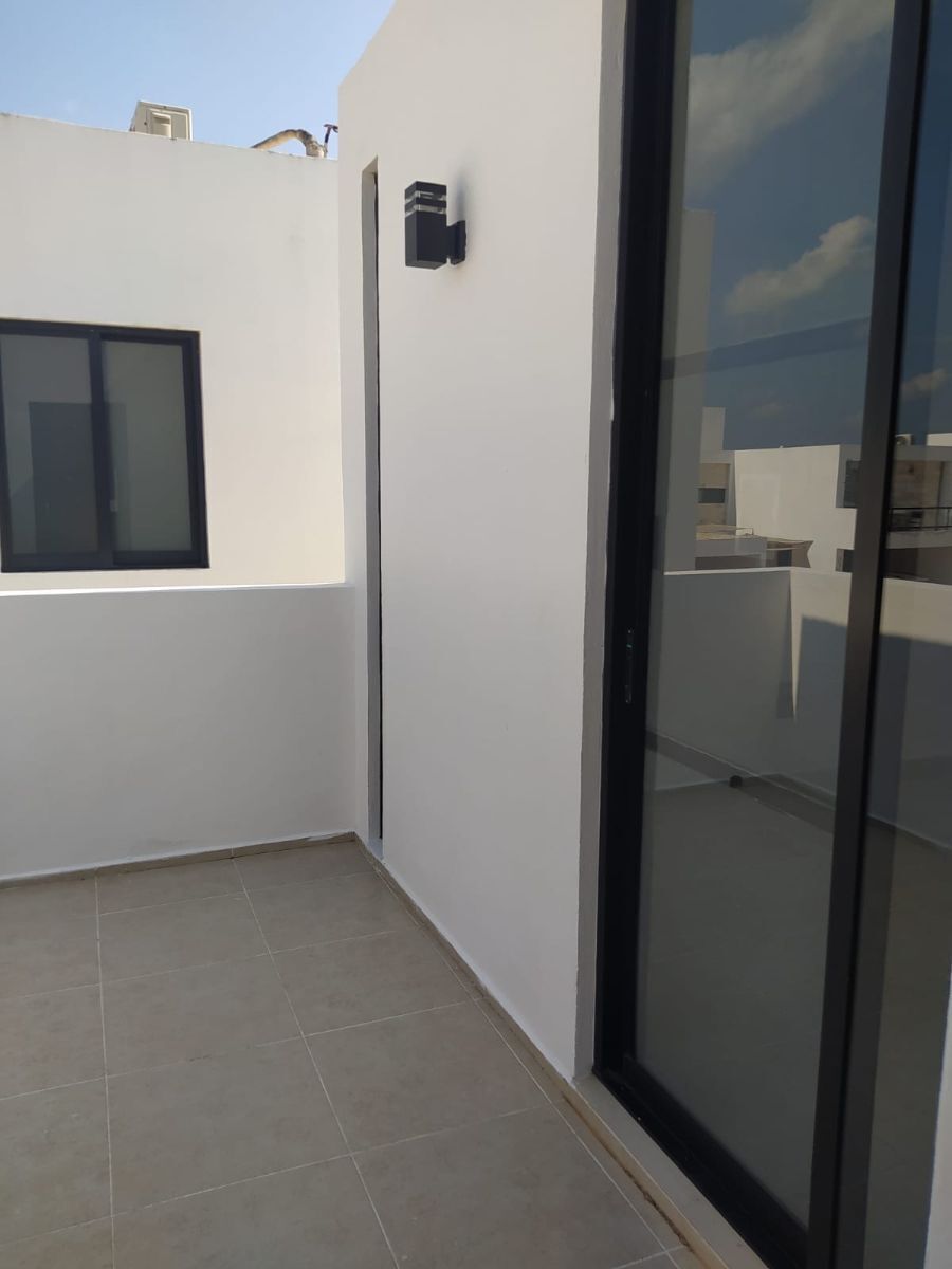 Balcón, Recámara Principal, foto 7 de 18