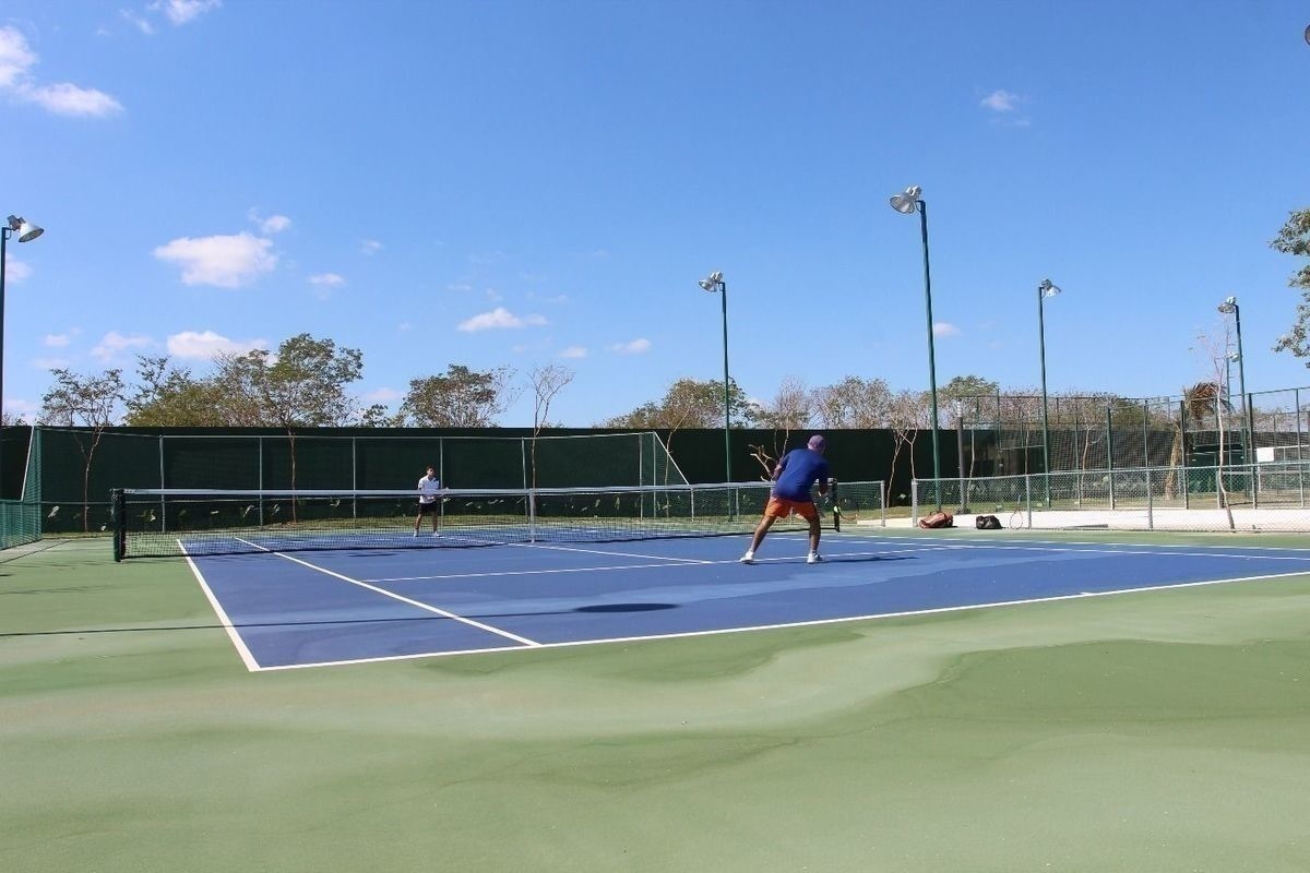 49 de 50: Cancha de Tenis