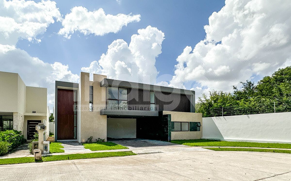 Casa en Venta en Mérida en Privada Parque Natura, Sitpach