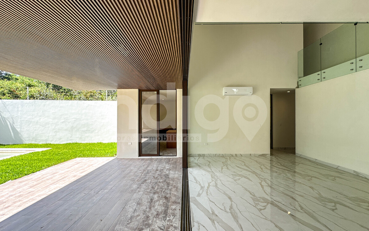 8 de 50: Sala / Comedor con Salida a la Terraza