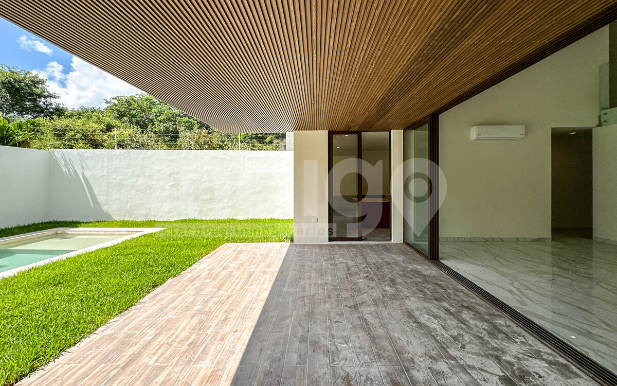 9 de 50: Terraza Posterior Techada