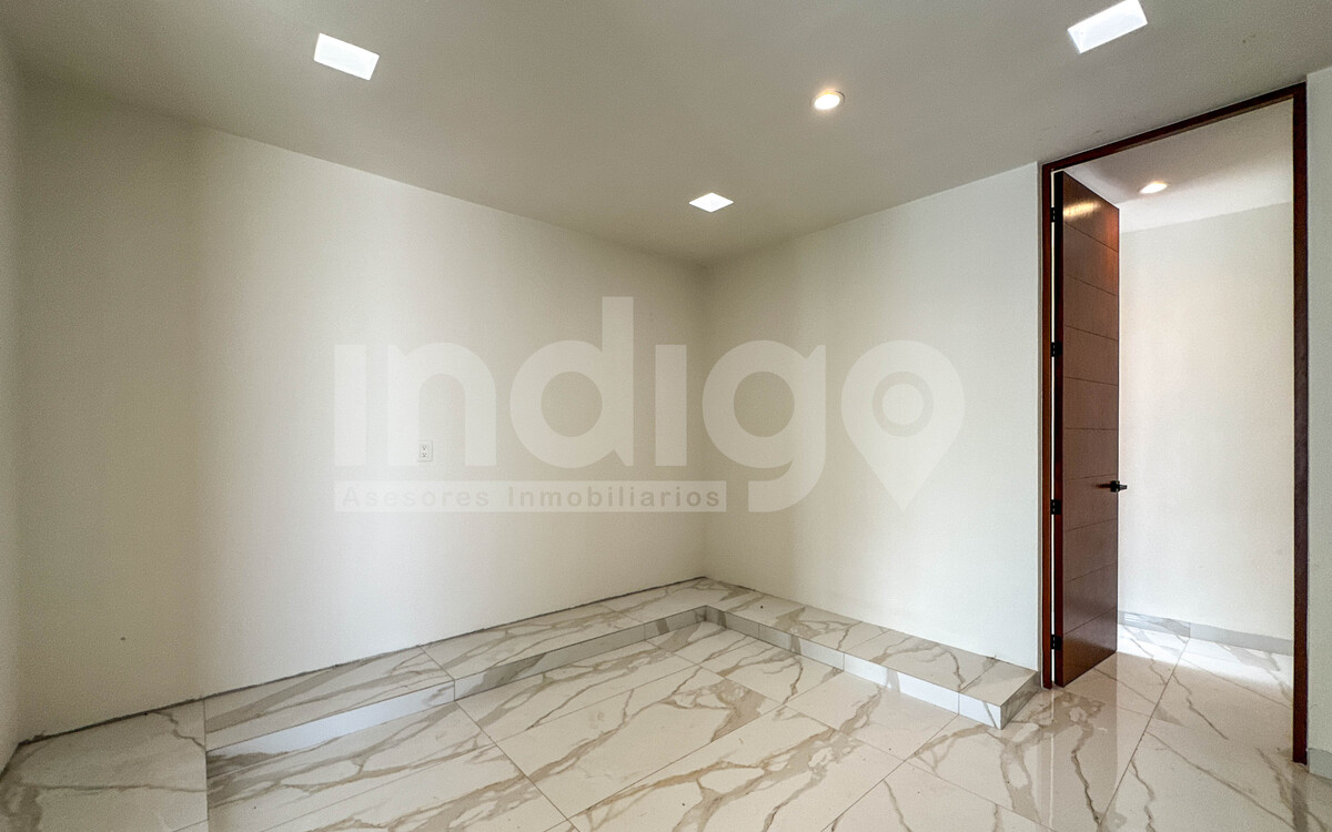 27 de 50: Vestidor Recámara Principal