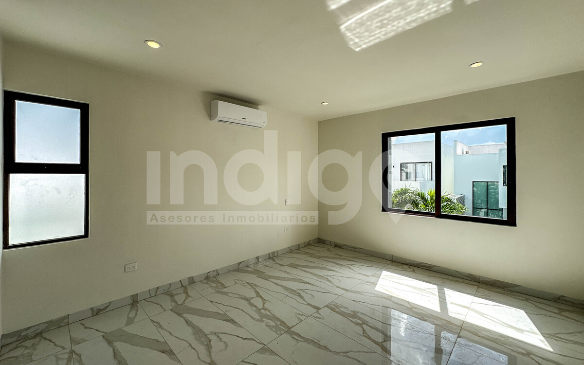 33 de 50: Recámara Secundaria 2 en Planta Alta