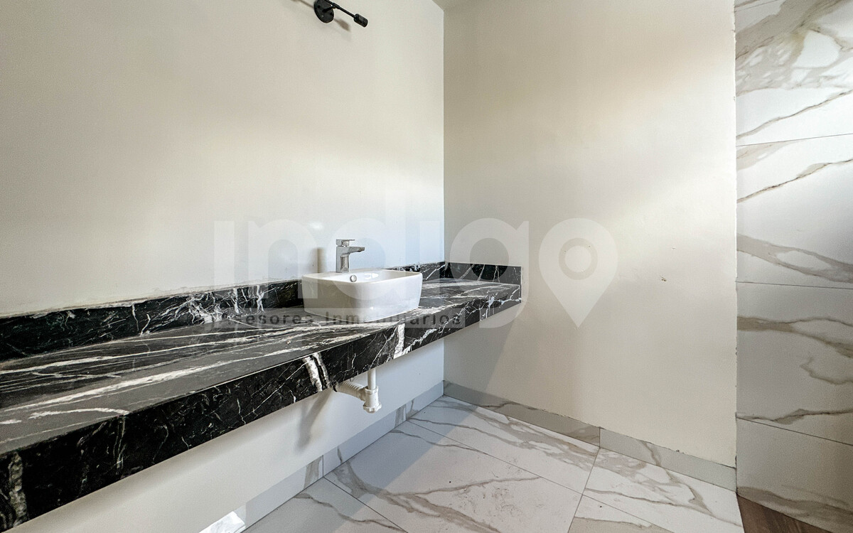 16 de 50: Baño Recámara Secundaria en Planta Baja