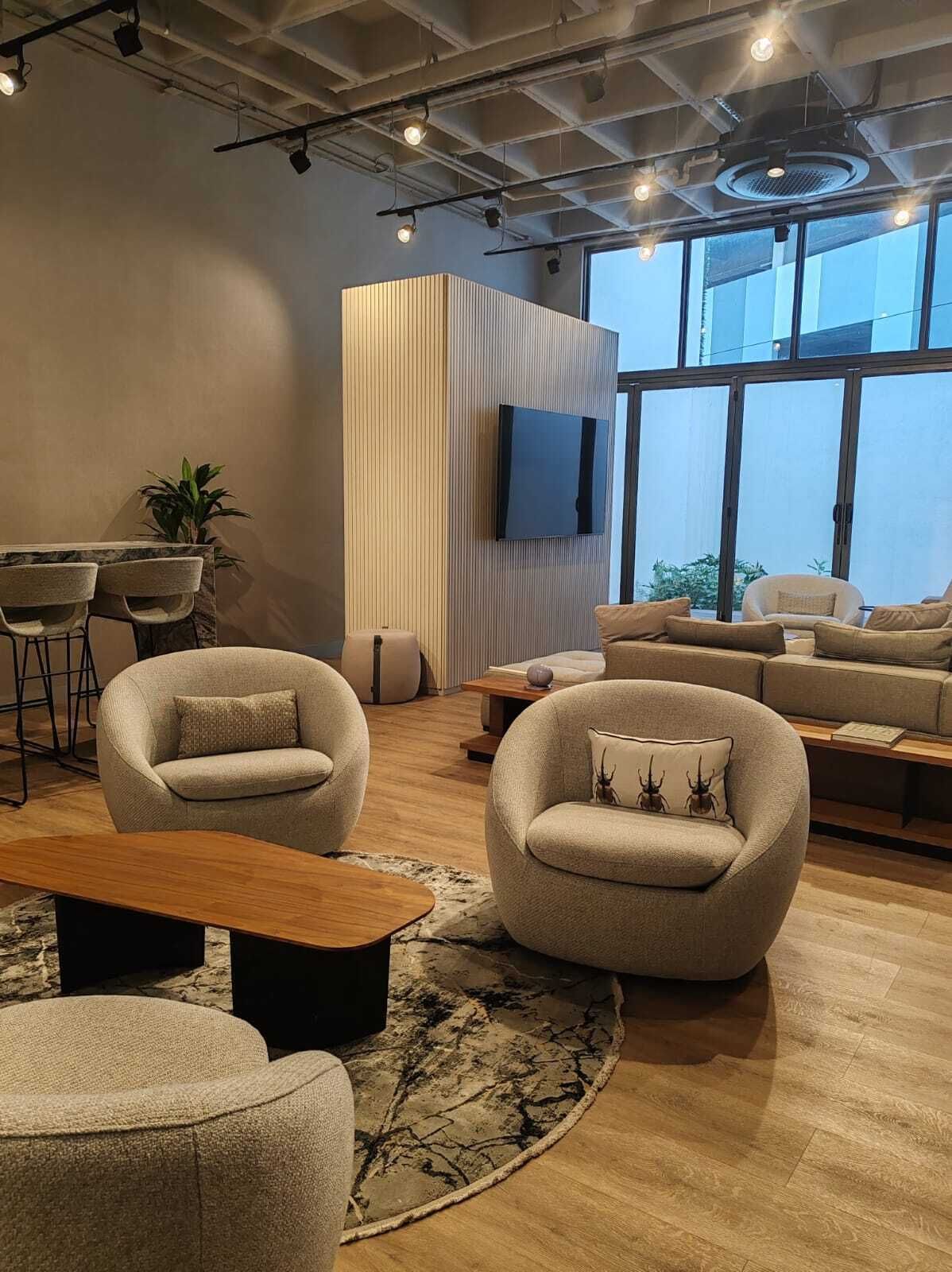 25 de 28: Area Social 1