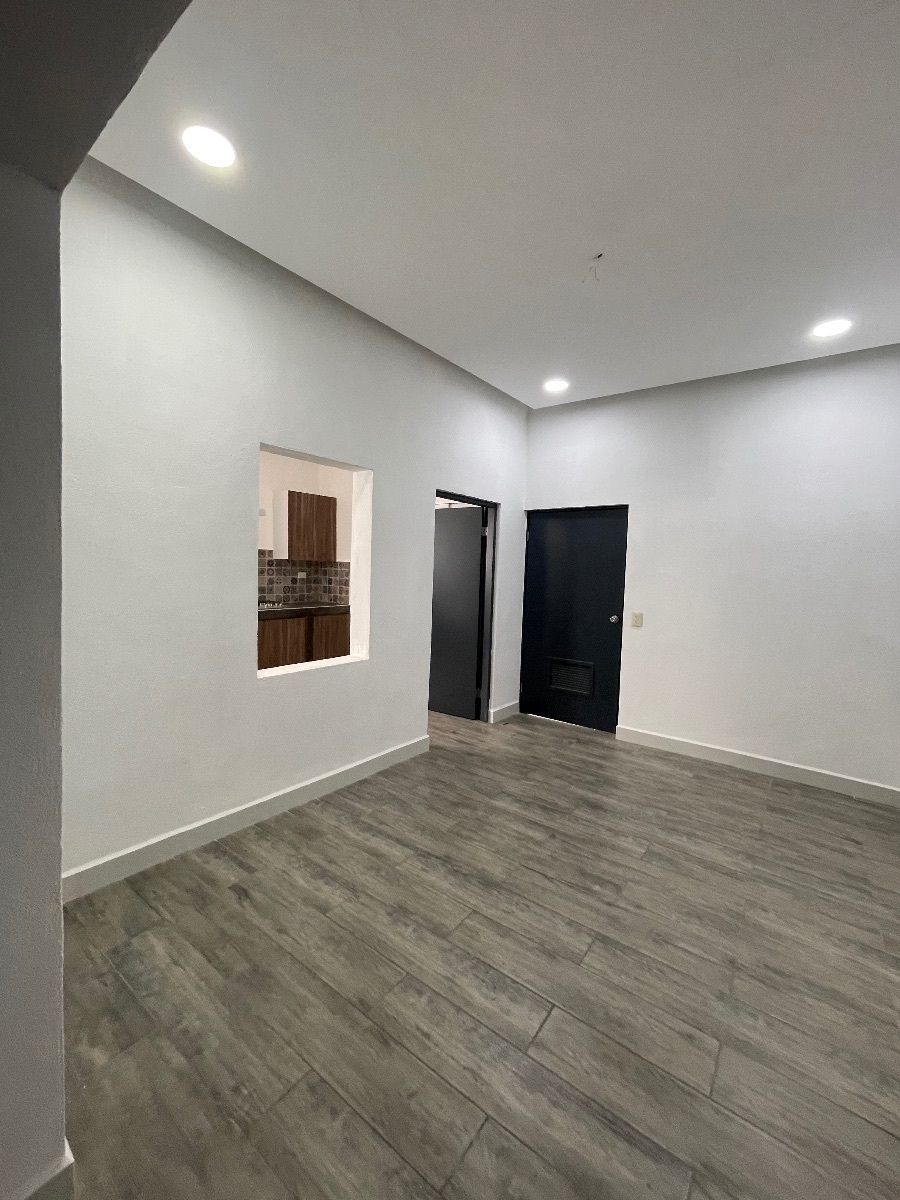 Se Renta Casa, Centro de Monterrey, Equipada. Excelente ubicación. foto 4