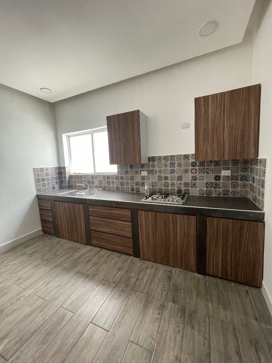 Se Renta Casa, Centro de Monterrey, Equipada. Excelente ubicación. foto 5