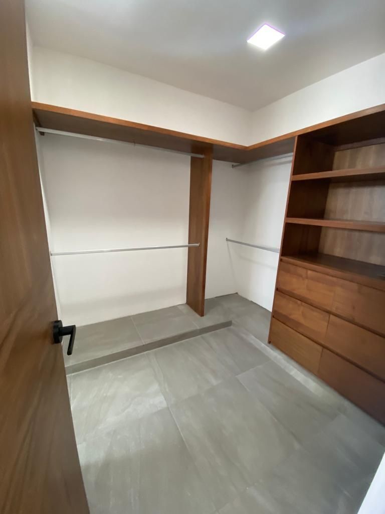 15 de 22: Closet o walking closet