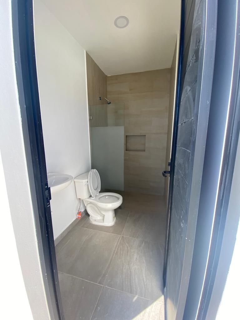 21 de 22: Baño de alberca