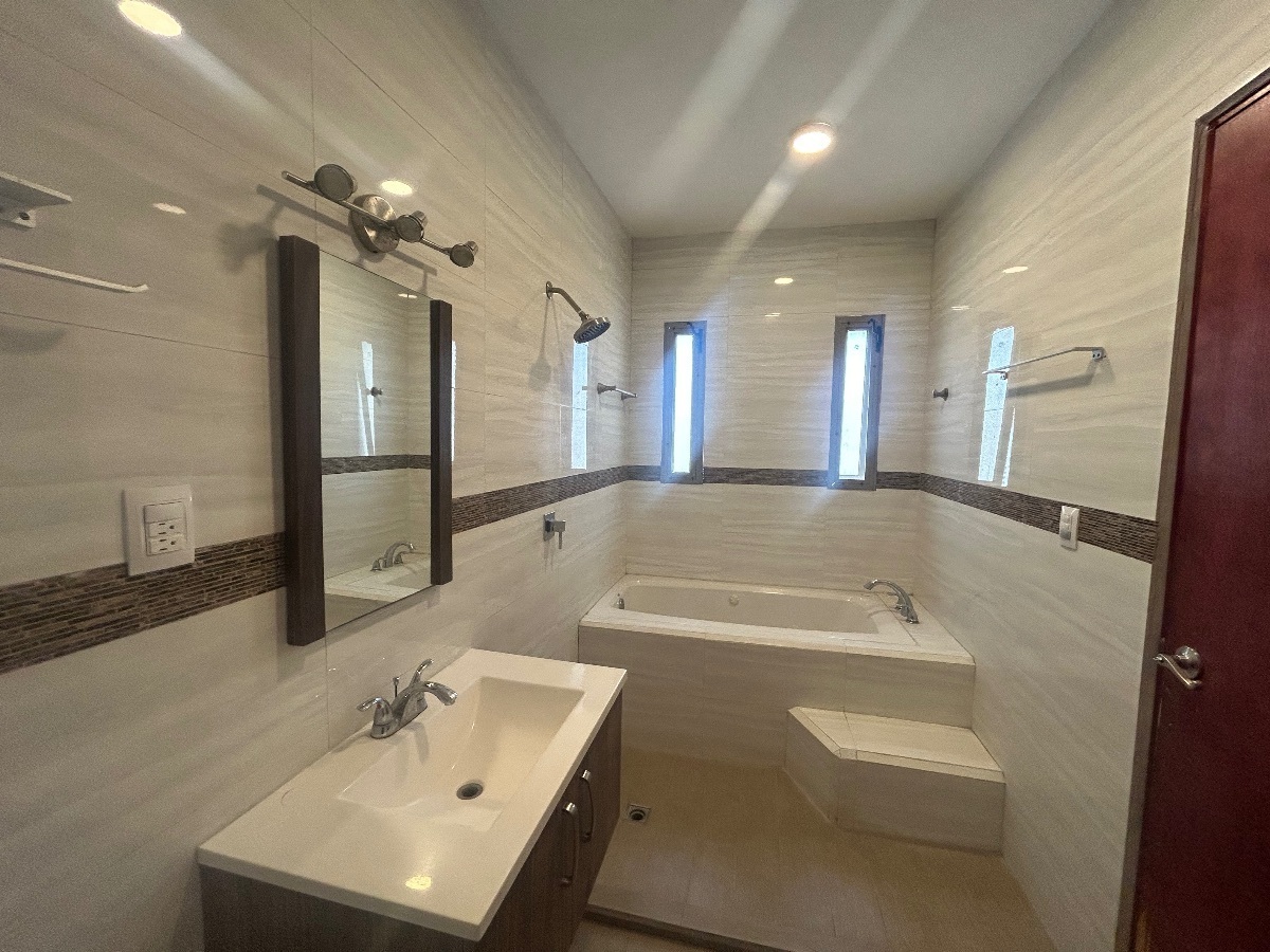 Baño de recámara principal