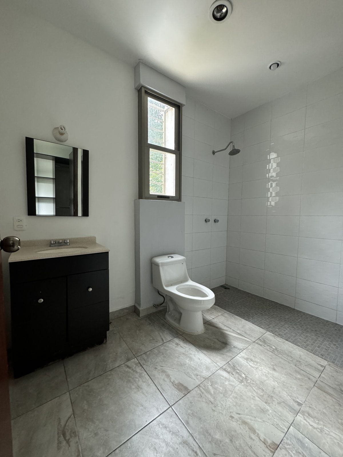 14 de 18: Baño completo 1