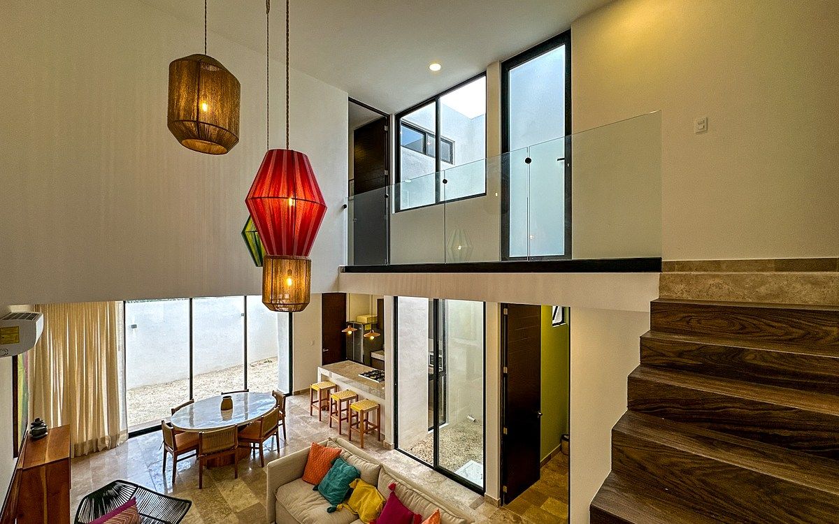 15 de 34: Escalera Planta Alta