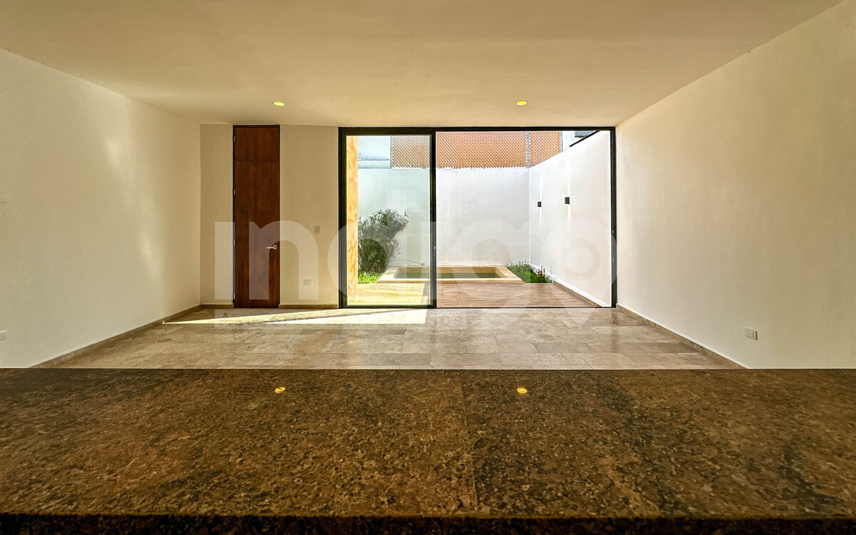 16 de 49: Vista desde la Cocina